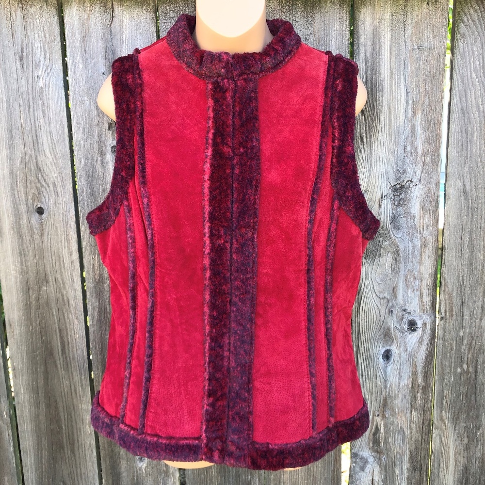 Prosper & Devine Suede Vest Faux Fur Trim Lining